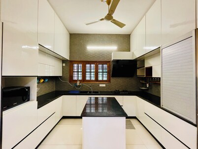 Charming 4-bedroom bungalow with WiFi and AC in Tirupati