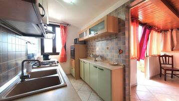 Frigorifero, microonde, forno, lavastoviglie