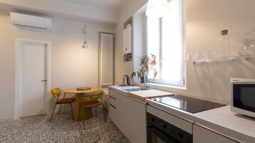 Réfrigérateur, four, plaque de cuisson, lave-vaisselle