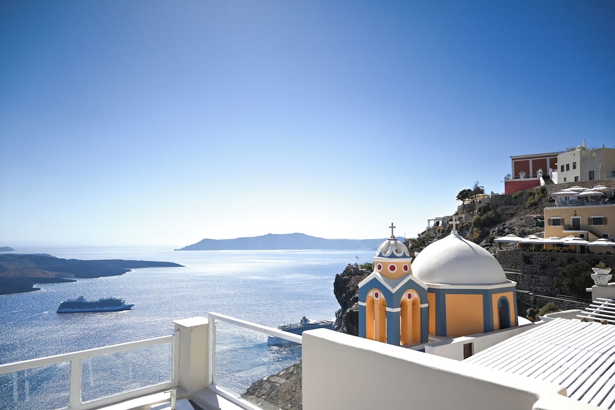 Caja de seguridad en la habitación y cortinas blackout