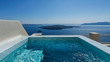 Honeymoon Suite with Caldera View And Private Tub | Terrace/patio