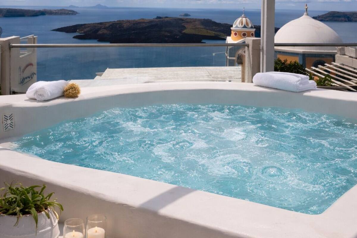 Lava Suite with Caldera View And Private Tub | 테라스/파티오