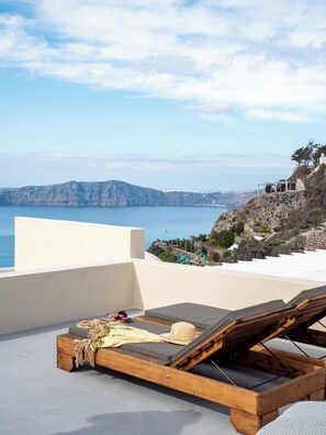 Honeymoon Suite with Caldera View And Private Tub | Balcony view