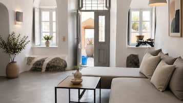Family Cave Suite with Caldera View and Shared Pool | Coin séjour | Imprimantes
