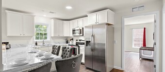 7 guests NYC/NWK Free parking