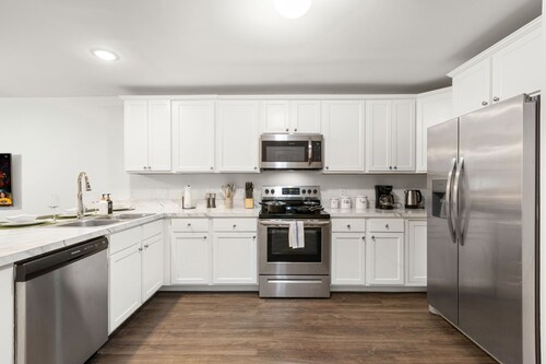 Traveler Haven XL - NYC & NWK w/free parking