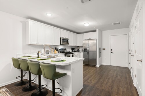 Traveler Haven XL - NYC & NWK w/free parking