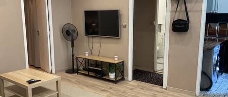 1 間睡房、熨斗/熨衫板、可攜式嬰兒床、免費 Wi-Fi