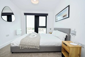 Unclassified image, 2 of 37, button