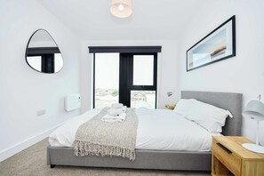 2 bedrooms, iron/ironing board, WiFi, bed sheets - Modern & Convenient 2 Bedroom Liverpool Apartment (Liverpool)