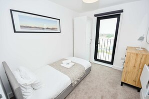 Unclassified image, 4 of 37, button