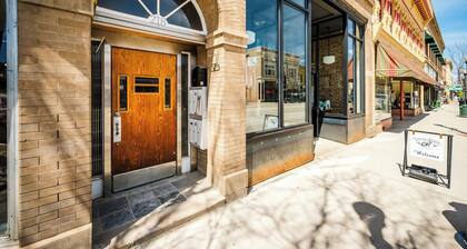 Paloma on Main | Downtown View + Charm