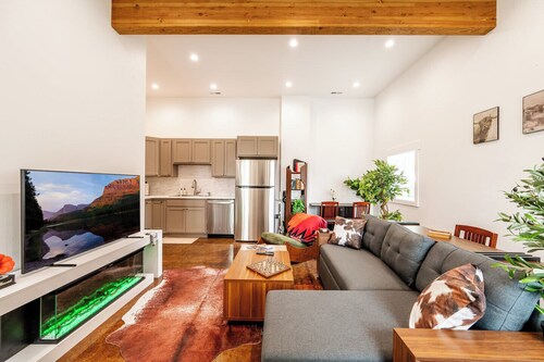 Vaulted Den | Chic 1BR w/Fireplace, Downtown Sheridan, WY - NEW - Standing Desk, Stocked, Pets Invited!