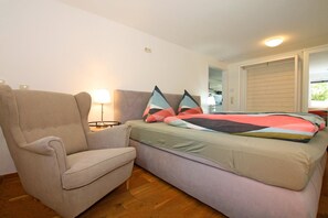 2 bedrooms, free WiFi, bed sheets - Luxuriöse Ferienwohnung mit Terrasse, Wiek (Wiek)