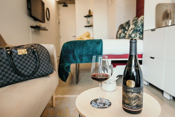 1 bedroom, desk, iron/ironing board, WiFi