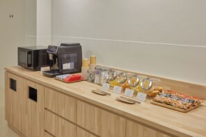 Lobby sitting area - Stay Easy Inn (Tainan)