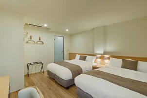 Cubrecamas, decoración personalizada y escritorio 