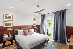 4 bedrooms, desk, iron/ironing board, travel crib