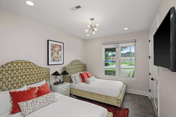 4 bedrooms, desk, iron/ironing board, WiFi