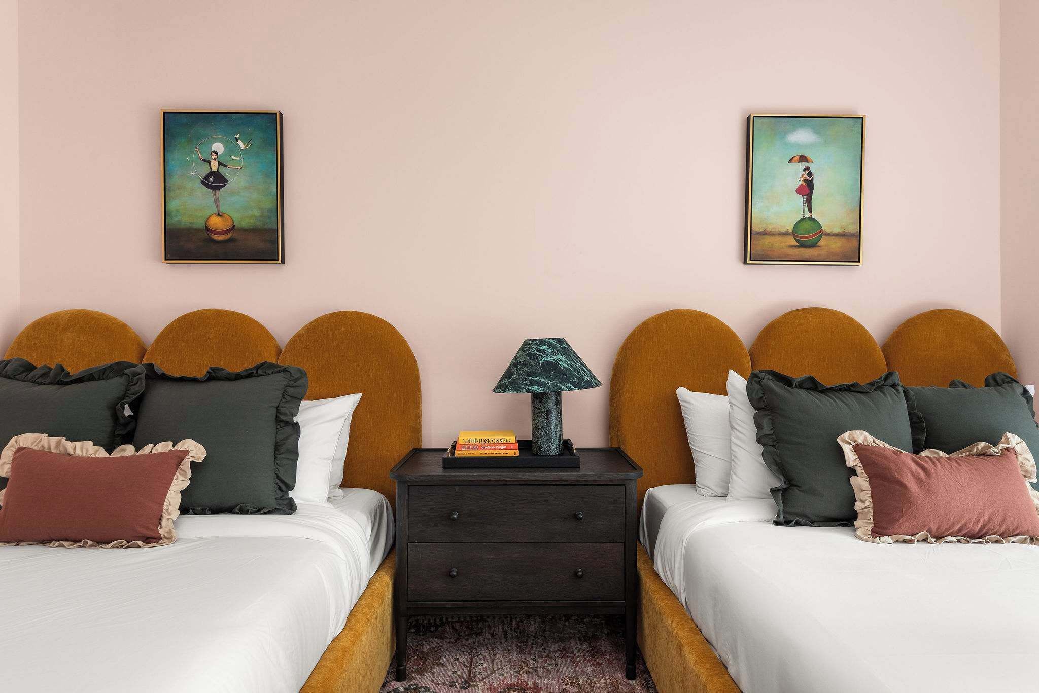 4 soverom, skrivebord, strykejern/-brett og wi-fi