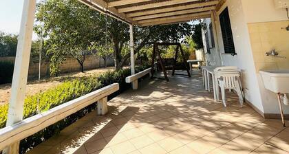 Country house in Salento for guests with pets and groups