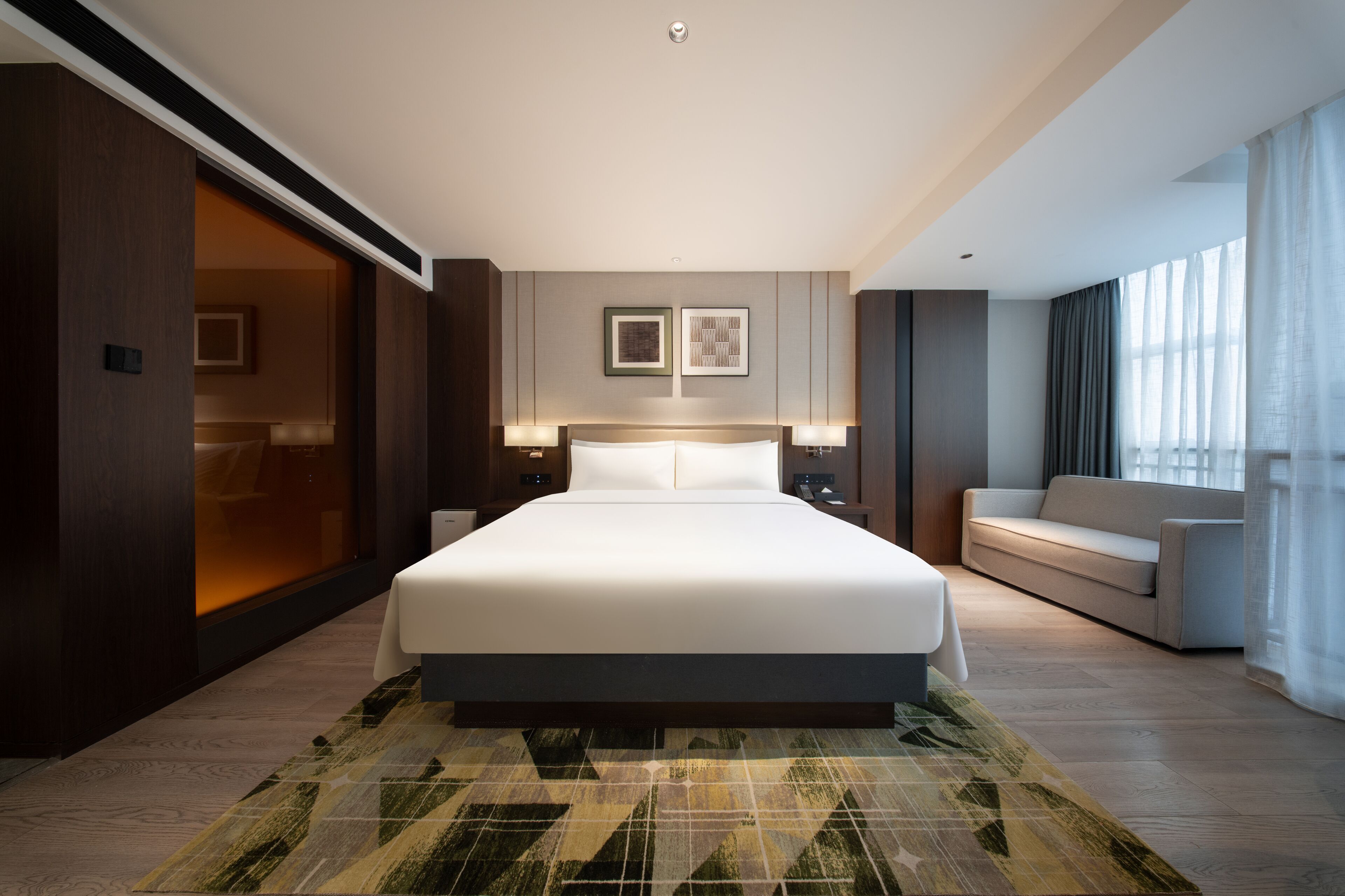 Iron/ironing board, free WiFi, bed sheets