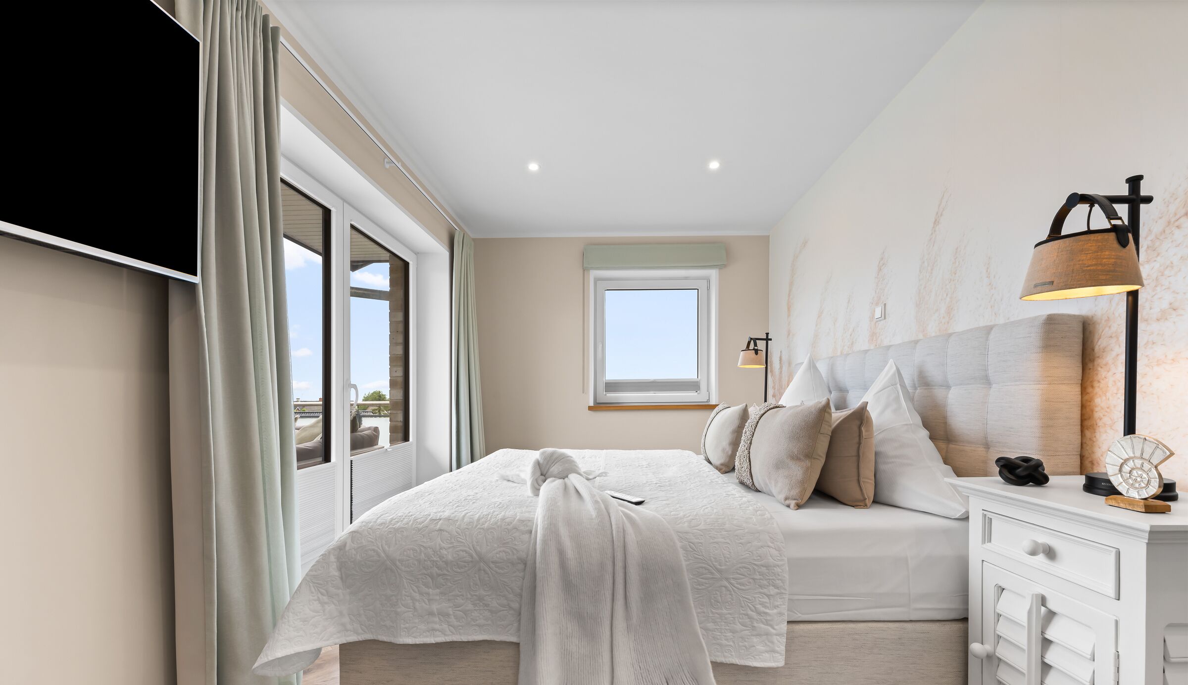 2 bedrooms, iron/ironing board, travel crib, free WiFi