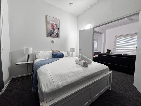 4 bedrooms, iron/ironing board, free WiFi, bed sheets