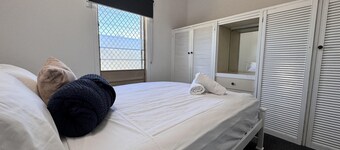 Spacious 4-Bedroom Home in Belgian Gardens - Spacious 4-Bedroom Home in Belgian Gardens