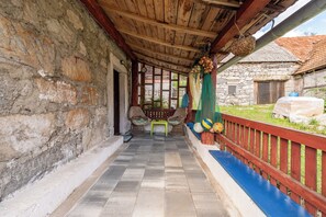 Terrace/patio - 4-bedroom house in charming Gračac with WiFi (Gračac)