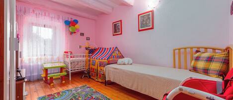 4 Schlafzimmer, Bügeleisen/Bügelbrett, WLAN, Bettwäsche