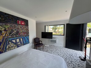 WiFi, bed sheets