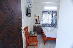 Classic Double Room, Balcony, City View | Desk, free WiFi