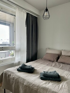 1 bedroom, WiFi, bed sheets