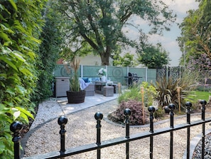 Cottage | Terrace/patio - The Active Recovery Retreat (Stone)