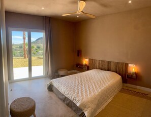 4 slaapkamers, een strijkplank/strijkijzer, wifi, beddengoed