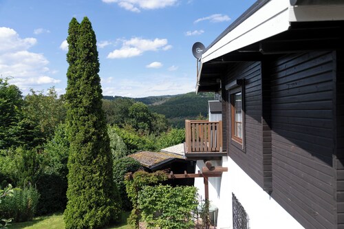 Blockhaus für Familien & Freunde – mit Garten, Kamin & Terrasse