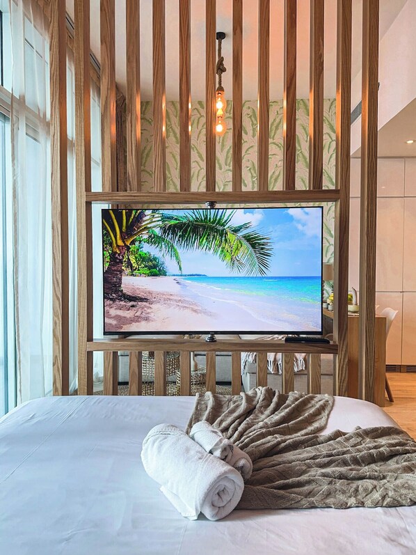 1 bedroom, bed sheets