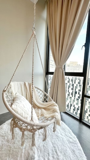 Studio Supérieur, 1 grand lit, balcon, vue ville | Bureau, Wi-Fi gratuit