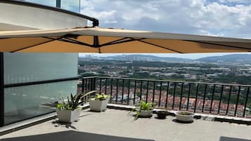Deluxe Apartment, 3 Bedrooms, Balcony, City View | Balcony view