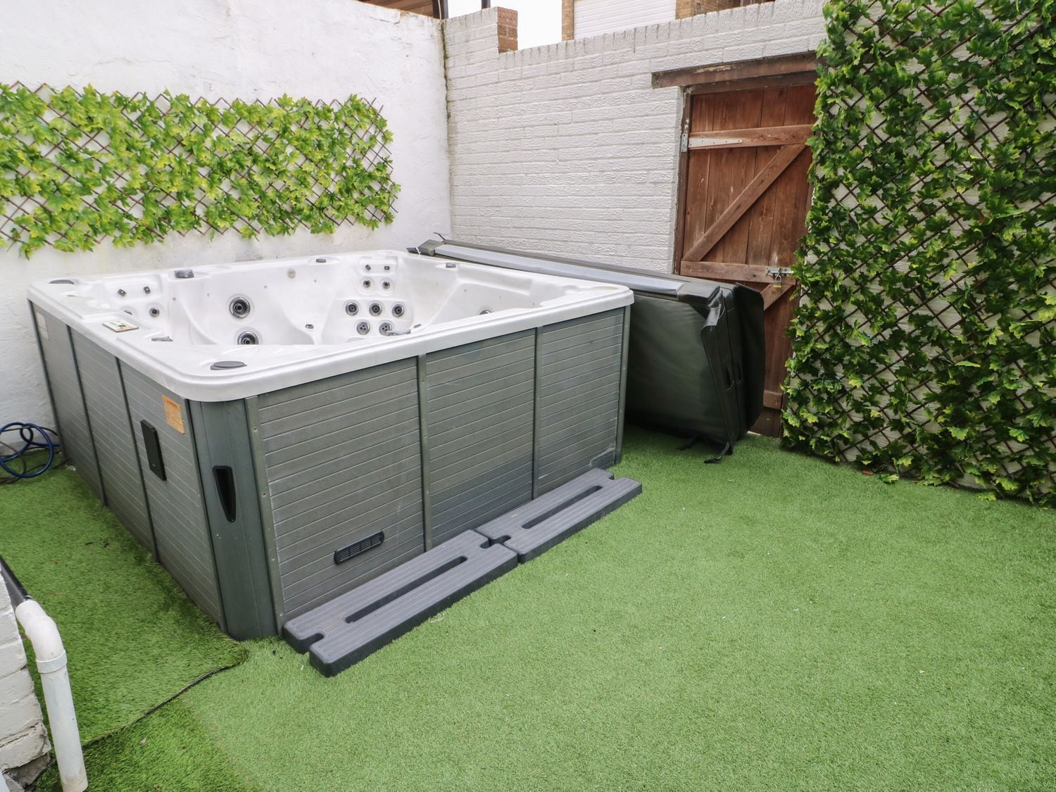 コテージ | 屋外スパ浴槽