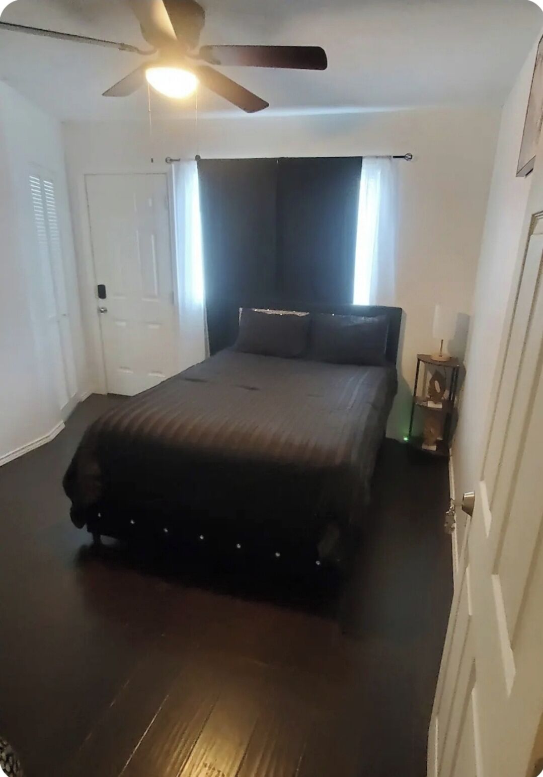 3 chambres, fer et planche à repasser, Wi-Fi, draps fournis