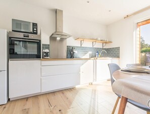 Fridge, microwave, dishwasher