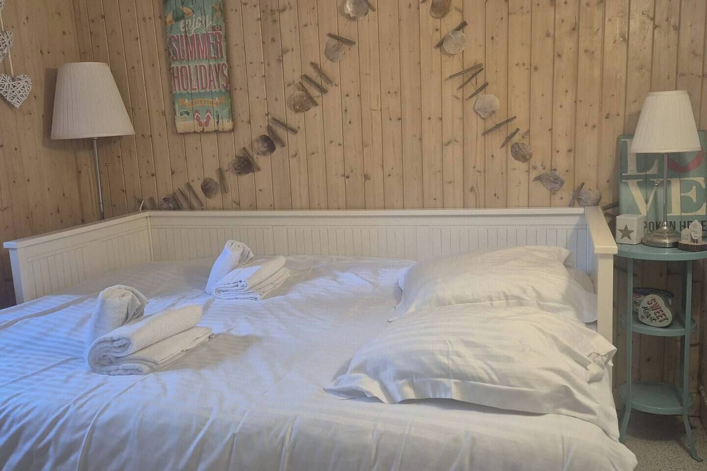 1 chambre, fer et planche à repasser, Wi-Fi, draps fournis