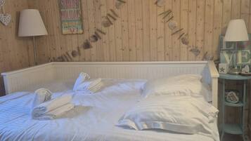 1 chambre, fer et planche à repasser, Wi-Fi, draps fournis