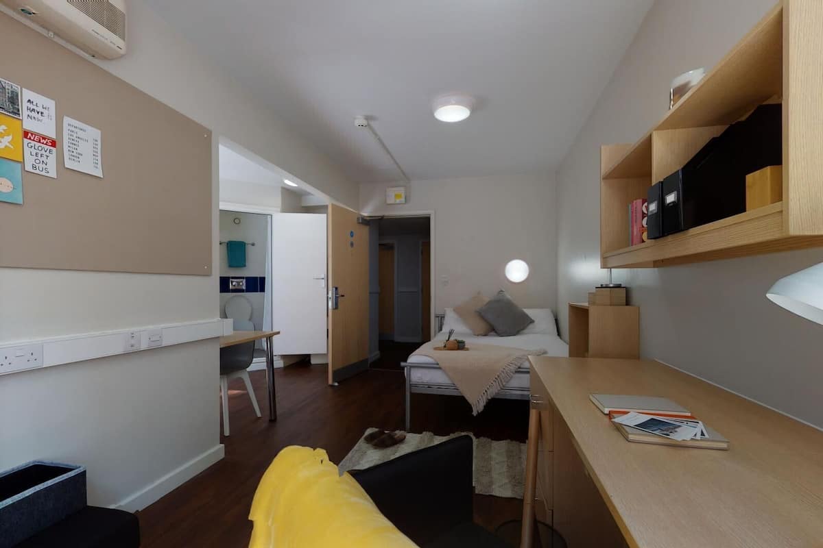 Studio, Non Smoking | Blackout curtains, free WiFi, bed sheets