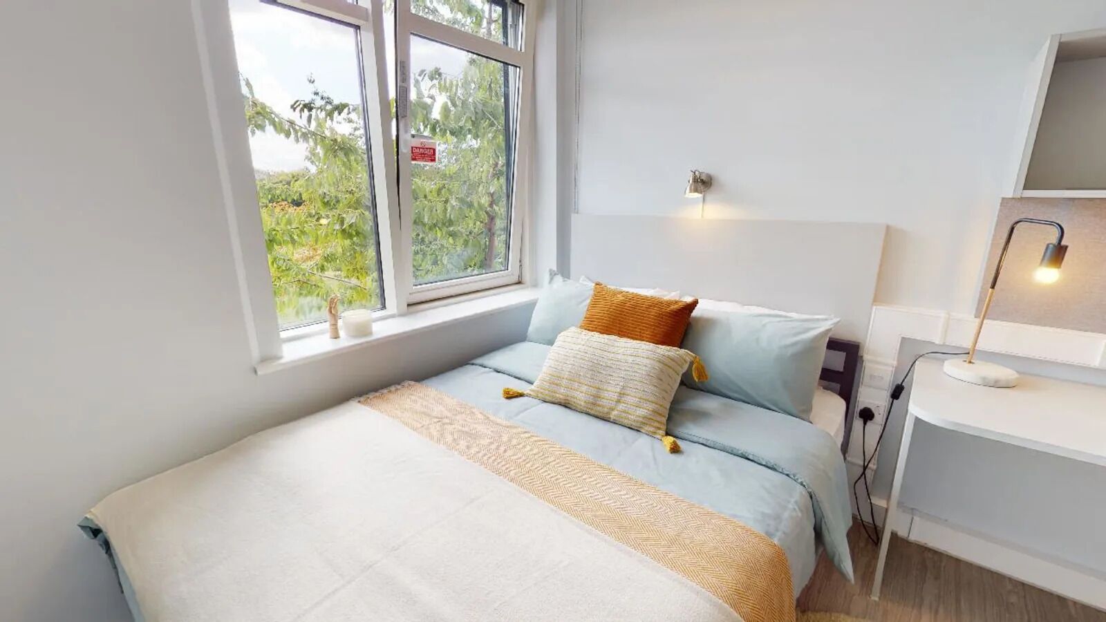 Single Room, Non Smoking | Blackout curtains, free WiFi, bed sheets