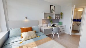 Single Room, Non Smoking | Blackout drapes, free WiFi