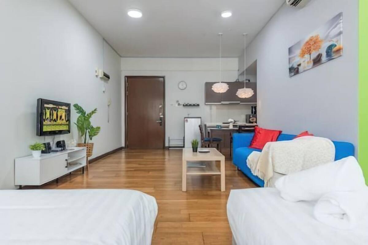 Desk, laptop workspace, free WiFi, bed sheets