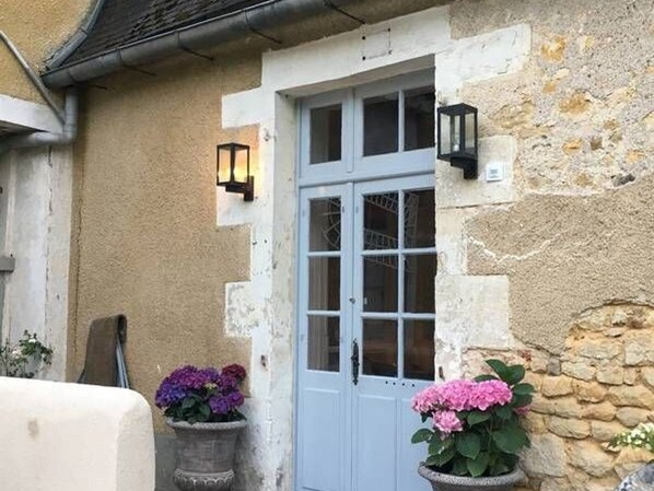 Exterior detail - Charming cottage in Berry with jacuzzi and terrace (Le Blanc)